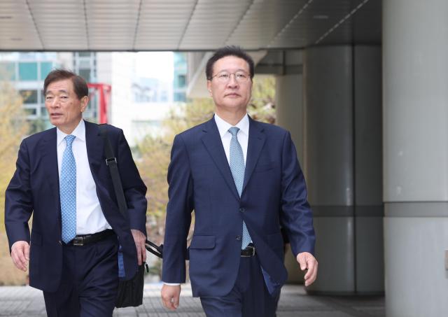 박성재 전 법무부 장관이 31일 서울 서초구 서울중앙지법에서 열린 이종섭 전 국방부 장관의 호주 도피 사건에 대한 1차 공판에 출석하고 있다 사진연합뉴스 