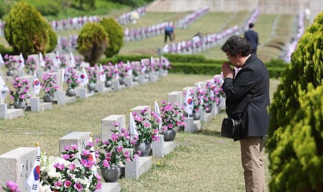 국립4·19민주묘지 사진연합뉴스
