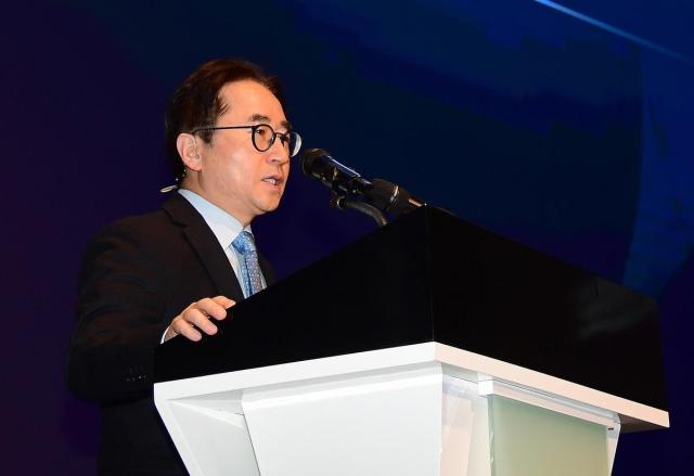 지난 18일 서울 서초구 양재 엘타워에서 열린 제53기 정기 주주총회에서 장덕현 삼성전기 사장이 발언하고 있는 모습이다 사진삼성전기