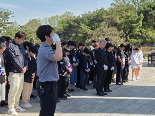 교실 밖으로 확장된 민주주의 교육…충남교육청, 4·19민주의 길 역사탐방 운영