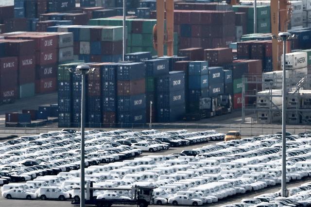 Export vehicles are parked at Pyeongtaek Port in Pyeongtaek Gyeonggi Province April 15 2026 AJP Han Jun-gu