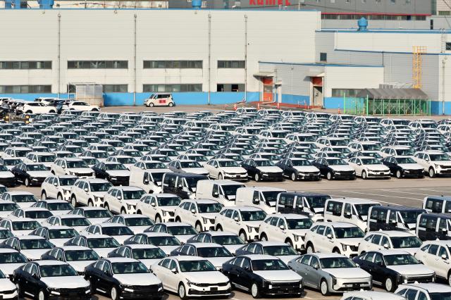 Export vehicles are parked at Pyeongtaek Port in Pyeongtaek Gyeonggi Province April 15 2026 AJP Han Jun-gu