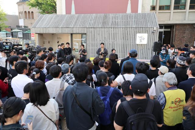 A civic memorial ceremony marking the 12th anniversary of the Sewol ferry disaster is held in front of the “Memory and Light” memorial space in Jung-gu central Seoul on April 16 2026 AJP Yoo Na-hyun 20260416

