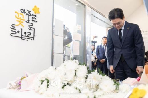 [포토] 세월호 희생자 추모하는 정원오 후보