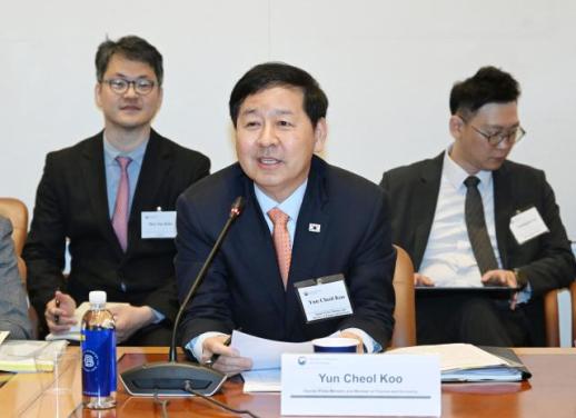 구윤철 이달 말 공공비축분 차량용 요소·요소수 방출