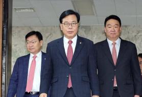 Song Eon-seok kêu gọi cách chức Bộ trưởng Thống nhất Jeong Dong-young