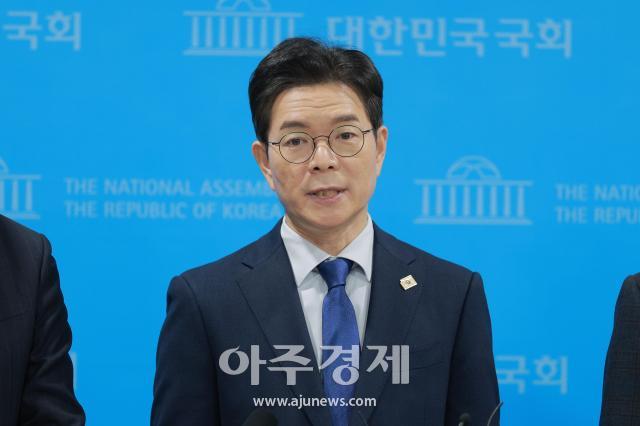 더불어민주당 서울시장 후보로 확정된 정원오 전 서울 성동구청장이 10일 오전 서울 국회 소통관에서 기자 회견을 하고 있다 20260410 사진유대길 기자 dbeorlf123ajunewscom