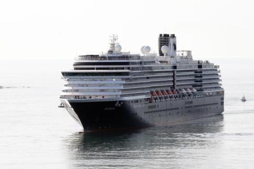 속초항, 8만2천톤급 웨스테르담호 입항…올해 첫 크루즈 관광 본격화