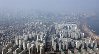 따뜻해진 봄 이사철, 서울 전세 반토막…매물 실종에 월세화 가속