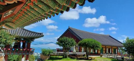 Khám phá hành trình tìm lại chính mình tại các ngôi chùa nghìn năm ở Nam Bộ