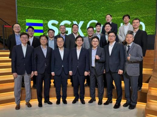 Đoàn quản lý tài sản Hàn Quốc thăm Singapore và Thâm Quyến, rà soát rủi ro Trung Đông và cơ hội AI