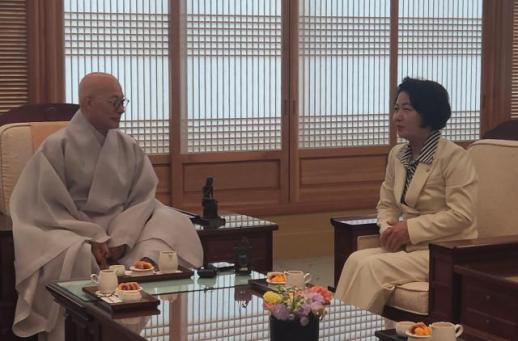 Ứng cử viên Tỉnh trưởng Gyeonggi Choo Mi-ae: Không tham vọng vị trí, chỉ muốn đạt thành tựu