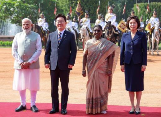 印度总理莫迪为李在明举行欢迎仪式