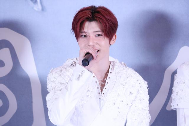 Sion of NCT WISH greets attendees during a press conference celebrating the group’s Seoul encore concert and the release of its first full-length album Ode to Love at KSPO DOME in Seoul on April 19 2026 AJP Yoo Na-hyun 20260419