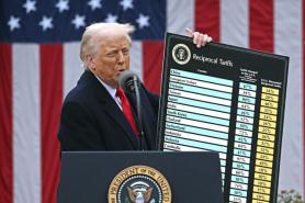 Mỹ bắt đầu quy trình hoàn trả thuế quan của Trump, trị giá 245 nghìn tỷ đồng