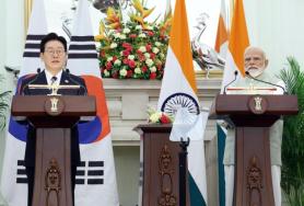 Lee, Indian PM Modi agree to upgrade CEPA, target $50 bln trade