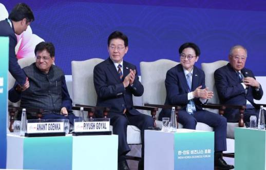 허황후 일화 언급한 李 파사석탑 배에 싣고 와…새 길 개척해야