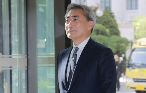 [포토] 첫 출근하는 신현송 한국은행 총재