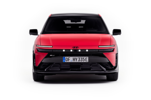 유러피언 전동화 해치백 아이오닉 3 최초 공개