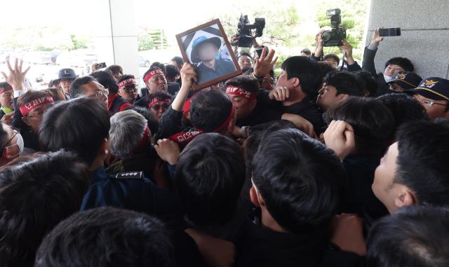 [포토] 화물연대, 경남경찰청장 면담 요구