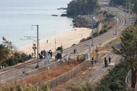 Rep. Lee Cheol-gyu Brokers Reopening of Donghae Rail Crossing; Canada Talks Cover Supply Chains, Energy