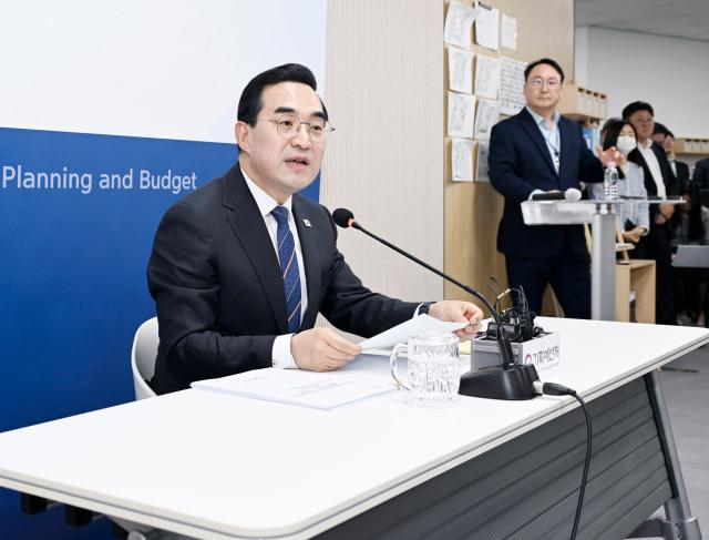 박홍근 기획예산처 장관이 21일 정부세종청사 중앙동에서 열린 기획예산처 출입 기자단 간담회에서 발언하고 있다사진기획예산처