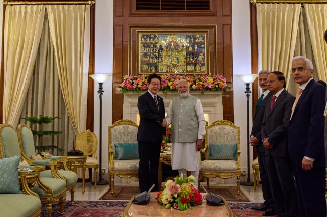 Korea-India summit pivots steel, shipbuilding toward new growth axis amid China pressure