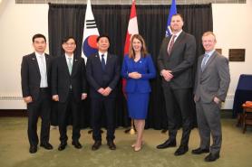 Koreas Hanwha expands partnership with Alberta for submarine bid in Canada 