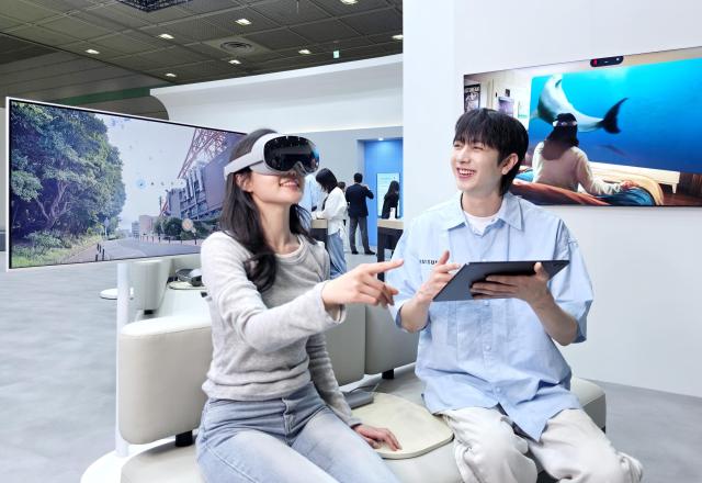 22일 서울 코엑스에서 개막한 2026 월드IT쇼 삼성전자관 전경 사진삼성전자