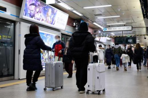 서울지하철, 해외카드 결제 도입 한 달…일 평균 9000명 이용