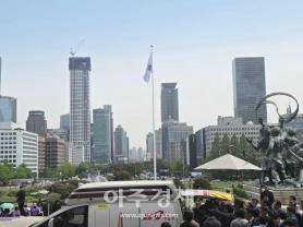 Democratic Party lawmaker Ahn Ho-young rushed to hospital on 12th day of hunger strike