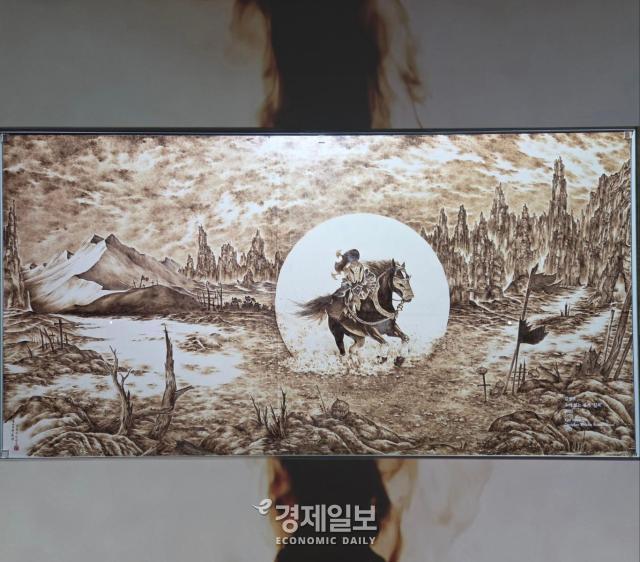 데브시스터즈가 지난 1월 23일 서울시 종로구 아라아트센터에서 진행한 쿠키런 킹덤 아트 콜라보 프로젝트 특별전에 전시된 김영조 작가의 소리 없는 질서 침묵 사진류청빛 기자