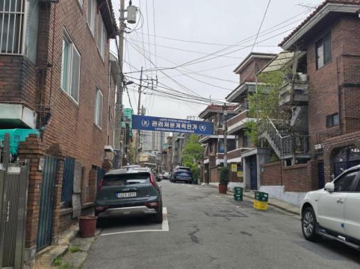 반도체만 보이는 한국 증시…삼전닉스에 외국인 자금 70% 쏠리고, ETF도 반도체 천하