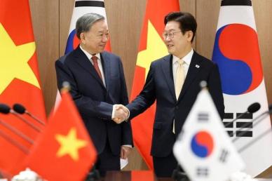 [사설] 양국 기업이 규제 없이 펄펄 날 수 있도록 상생의 새 틀 만들어야