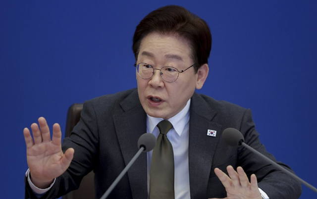 이재명 대통령이 지난 14일 청와대에서 열린 국무회의 겸 비상경제점검회의에서 발언하고 있다 사진연합뉴스