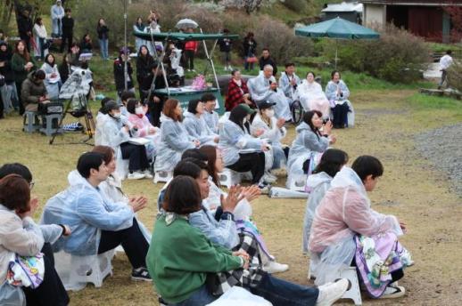 특별한 동행…한국관광공사, 관광취약계층과 황매산 나눔여행