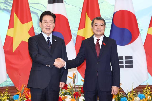 President Lee pitches S. Korean growth model as Viet Nam pursues infrastructure surge