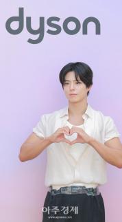 [포토] 박보검, 여심 흔드는 팔근육