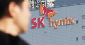 SK hynix Profit Surge Fuels Bonus Pressure as Big Chip Investments Loom