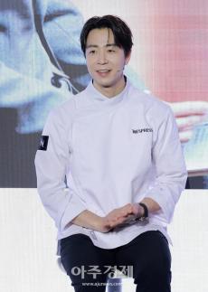 [포토] 인사말 하는 손종원 셰프