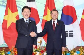 South Korea’s Lee Meets Vietnam’s Prime Minister, National Assembly Speaker on Cooperation
