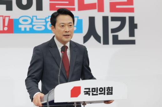 [아주사설 | 기본·원칙·상식] 국민의힘, 지지율 역대 최저…지도부 내홍으로는 위기 못 넘는다