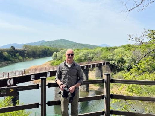 벨기에 참전용사 아들, 철원서 부친 전장 찾아…DMZ 평화의 길 따라 전쟁과 평화 확인