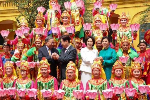 이재명 대통령-또 럼 서기장, 탕롱황성서 친교…韓·베 특별한 우정 재확인