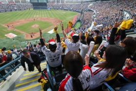 KBO League Tops 2 Million Fans in Record 117 Games