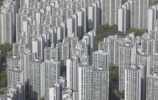 KB 부동산 서울 강남구 아파트값 2개월째 하락…전국 아파트값 0.32%↑