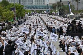 Strike could deal heavy blow to Samsung, academic warns