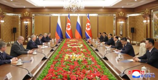 北, 파병기념관 준공식…김정은 북-러, 피로 쓴 정의의 새 역사