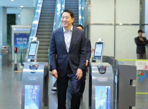 오세훈, 예비후보 등록 직전 시니어주택 카드…주택 공급 강조