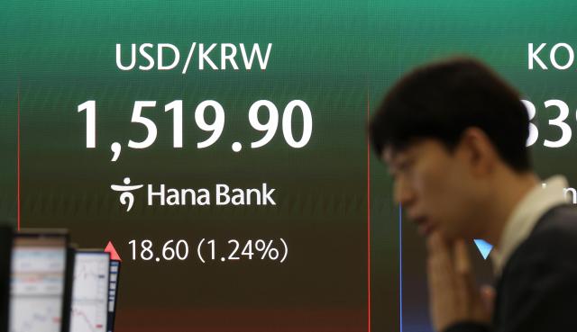 Foreign exchange rates are displayed on an electronic board at Hana Bank’s headquarters dealing room in Seoul on Thursday April 2 2026 The Korean won closed at 15197 against the US dollar marking the fourth most severe decline of the year AJP Yoo Na-hyun